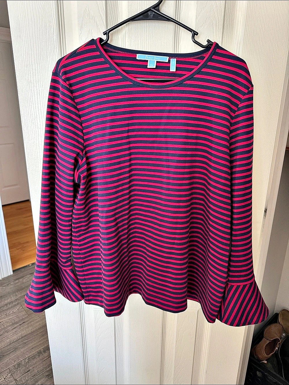 Draper James Striped Flare Cuff Top in Blue & Pink Size XL Like New